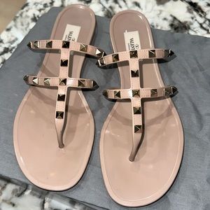 Valentino Garavani Rockstud rubber sandal USED